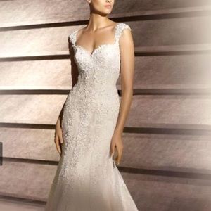 Pronovias Spanish lace wedding gown